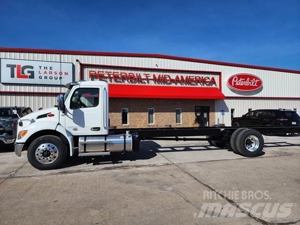 Peterbilt 536 Chassis