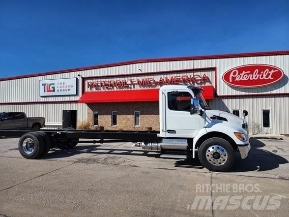 Peterbilt 536 Chassis