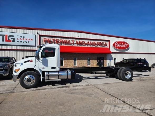Peterbilt 536 Chassis