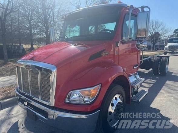 Peterbilt 536 Chassis