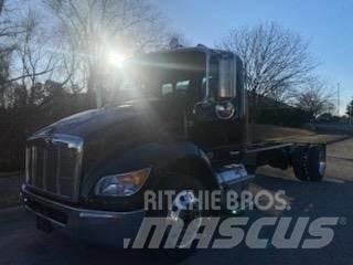 Peterbilt 536 Chassis