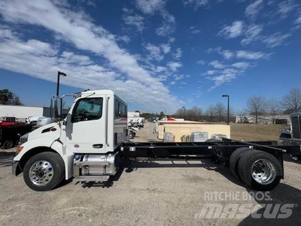 Peterbilt 536 Chassis