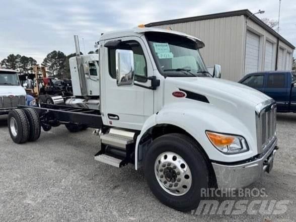 Peterbilt 536 Chassis
