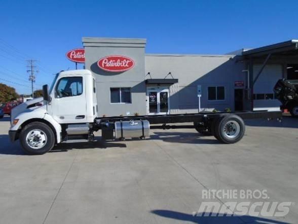 Peterbilt 536 Chassis