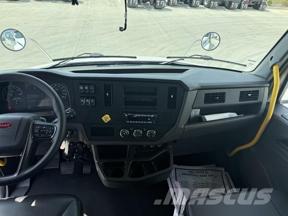 Peterbilt 537 Lastbil med lad/Flatbed