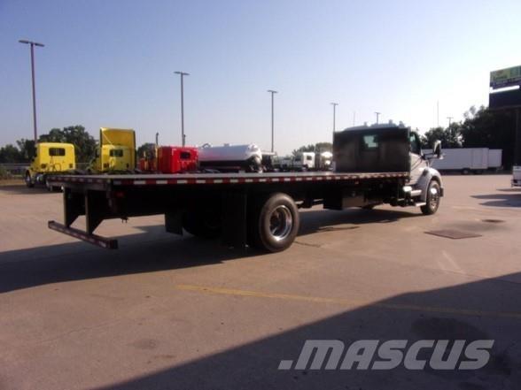 Peterbilt 537 Lastbil med lad/Flatbed
