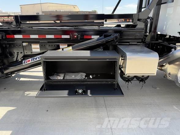 Peterbilt 567 Renovationslastbiler