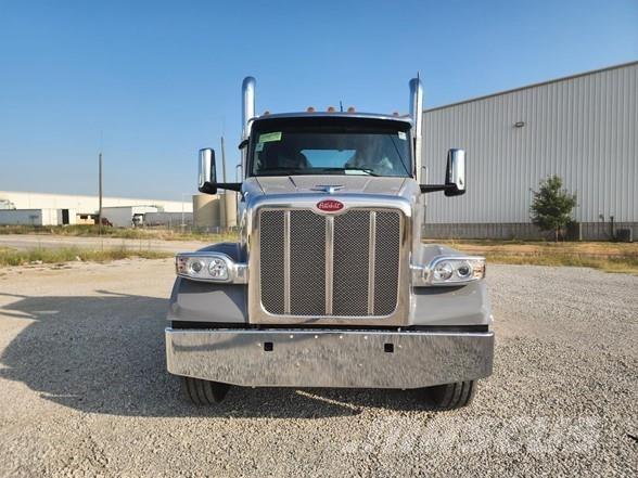 Peterbilt 567 Trækkere