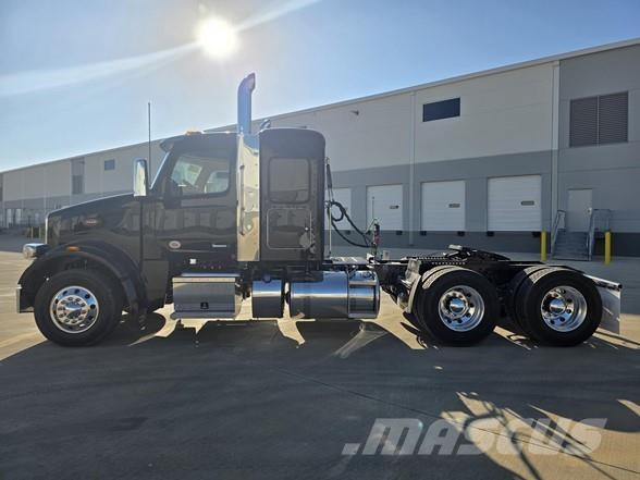 Peterbilt 567 Trækkere