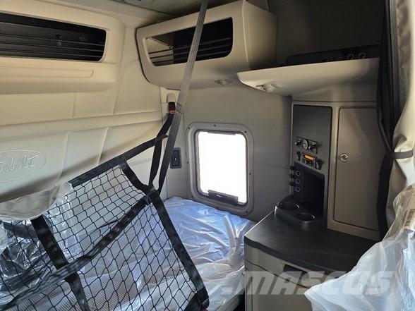 Peterbilt 567 Trækkere