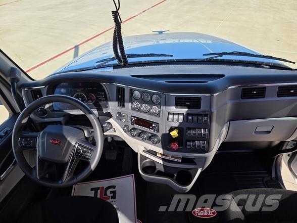 Peterbilt 567 Trækkere