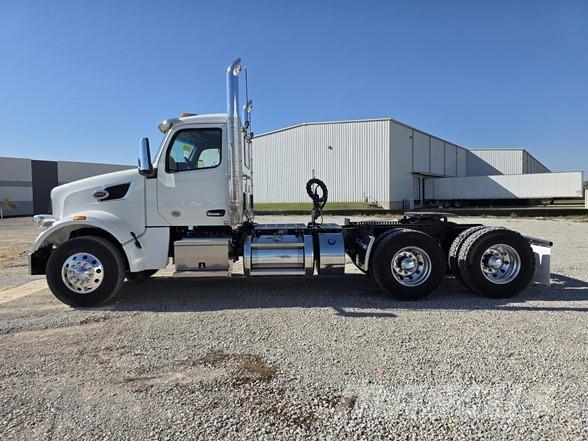 Peterbilt 567 Trækkere