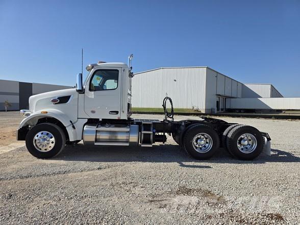 Peterbilt 567 Trækkere