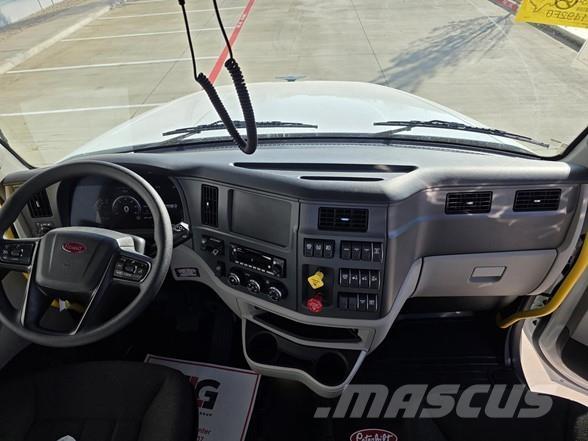 Peterbilt 567 Trækkere