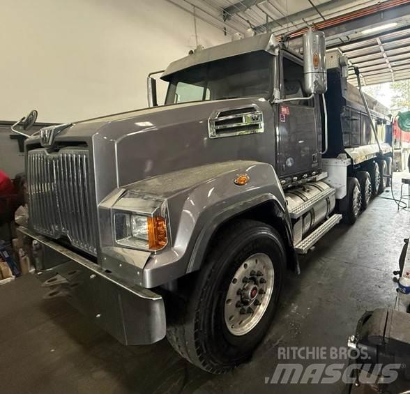 Western Star 4700 Lastbiler med tip
