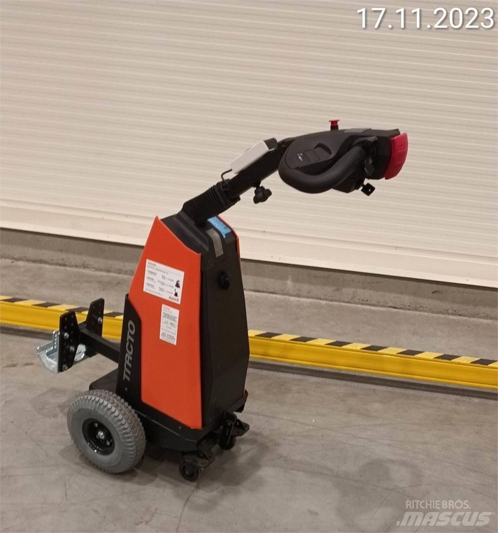BT TWE120 LI-ION Bugsertruck