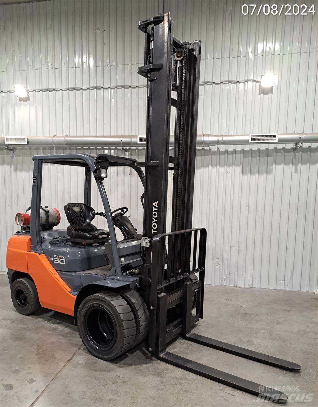 Toyota 02-8FGF30 LPG gaffeltrucks