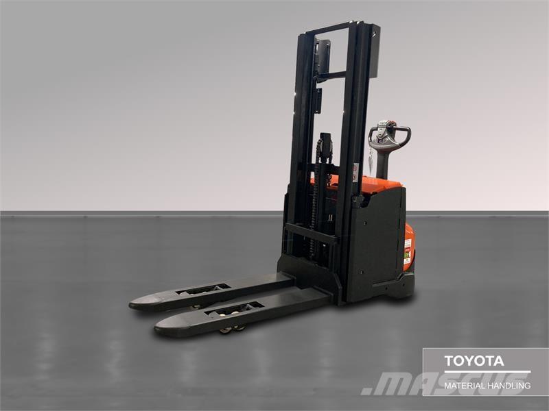 BT SWE120L Gaffelstabler med gående fører