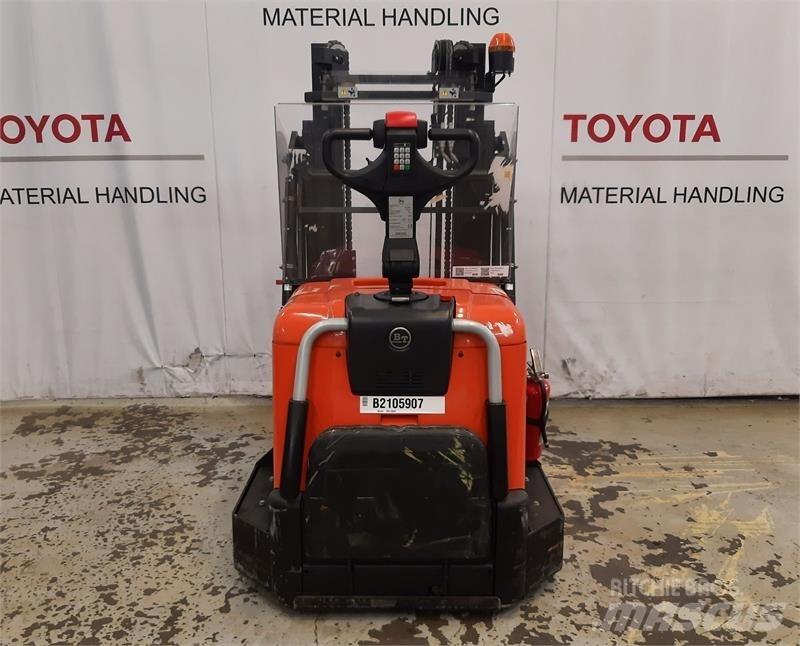 BT SPE120XR Gaffelstabler med gående fører