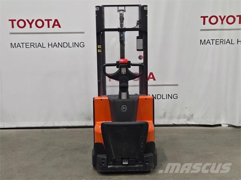 BT SWE120L Gaffelstabler med gående fører