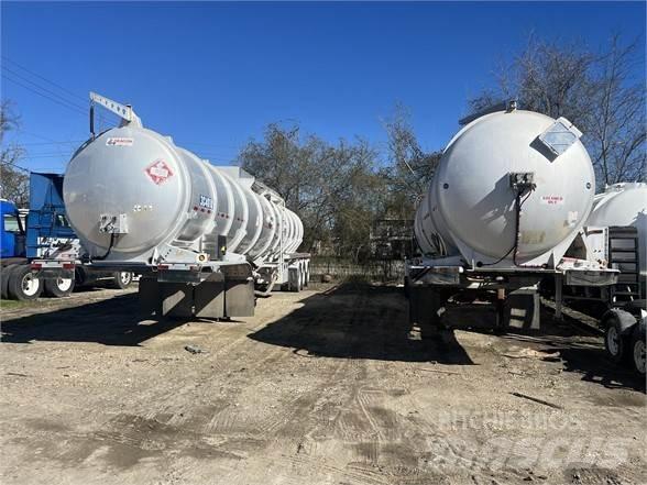 Dragon  Semi-trailer med Tank