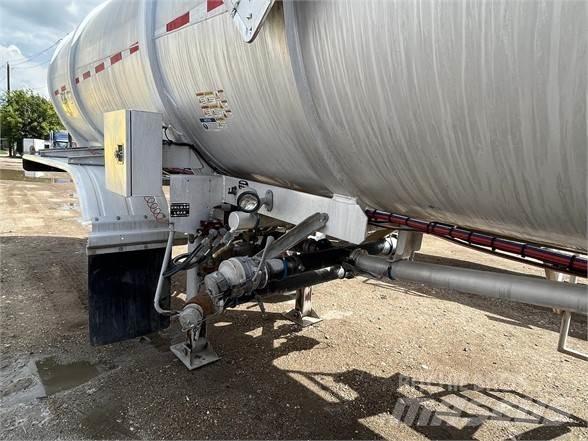 Heil  Semi-trailer med Tank