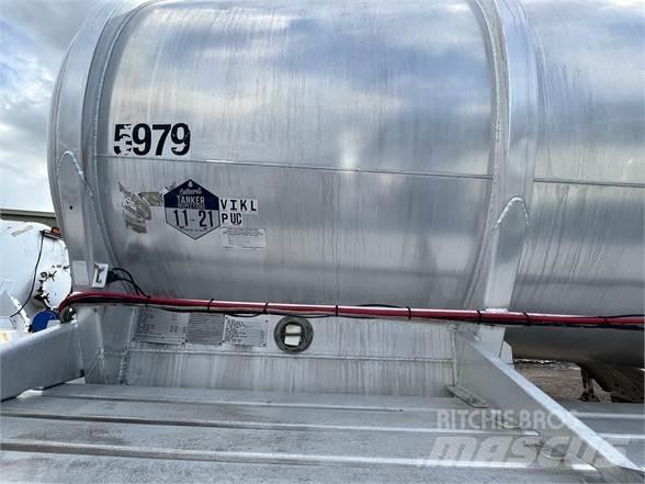 Polar  Semi-trailer med Tank