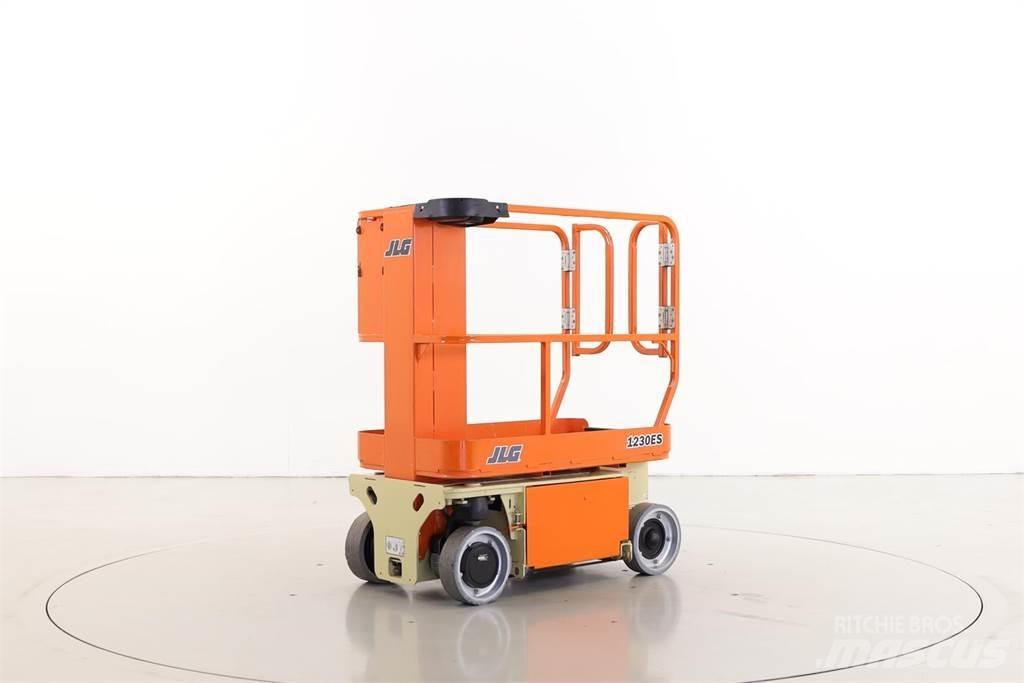 JLG 1230ES Søjlelifte