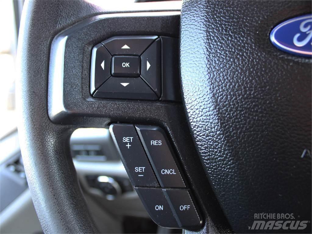 Ford F550 Lastbiler med containerramme / veksellad