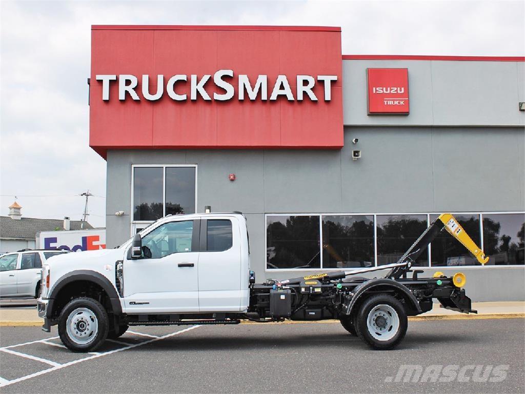 Ford F550 Lastbiler med containerramme / veksellad