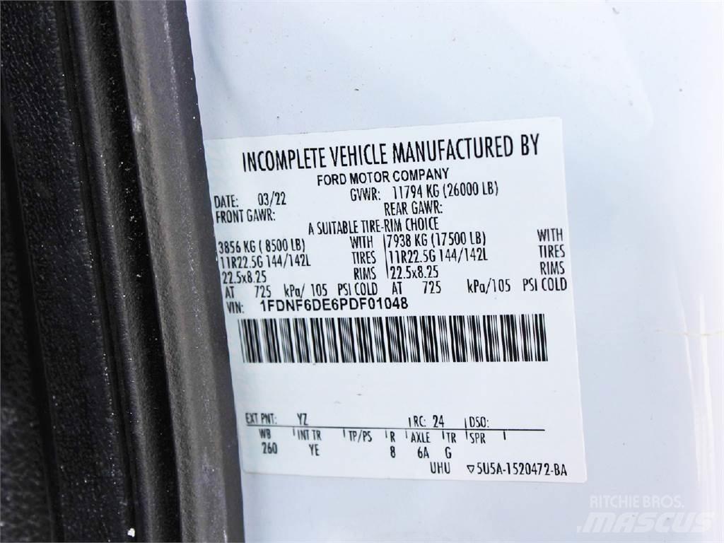Ford F650 Lastbil med lad/Flatbed