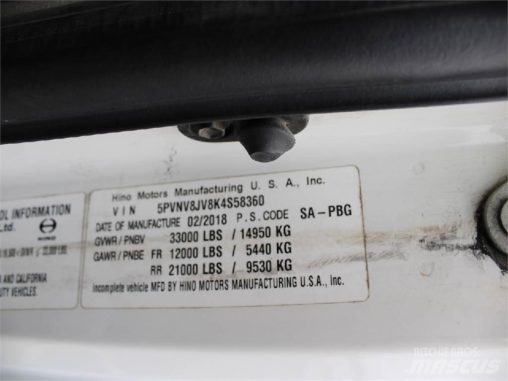 Hino 338 Lastbil med lad/Flatbed