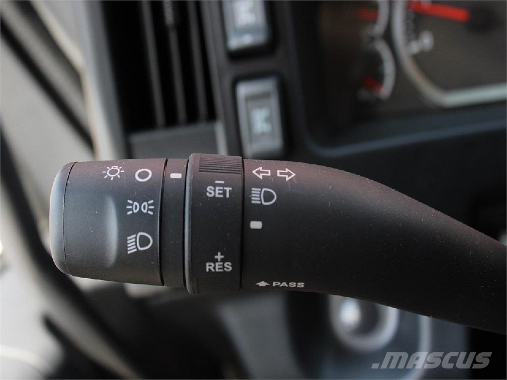 Isuzu FVR Lastbiler med tip