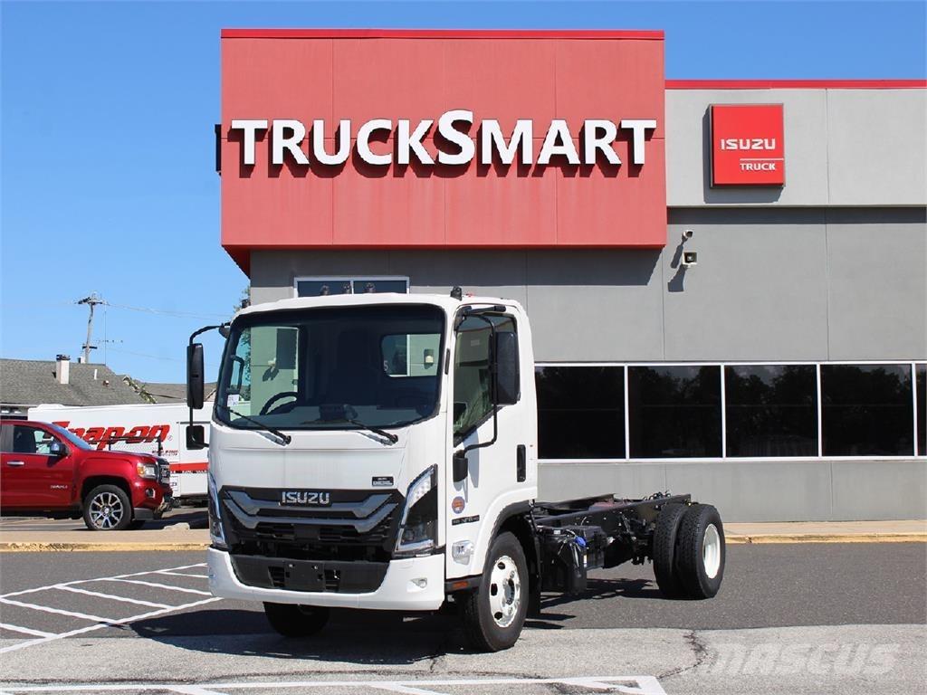 Isuzu NPR-HD Lastbil med lad/Flatbed
