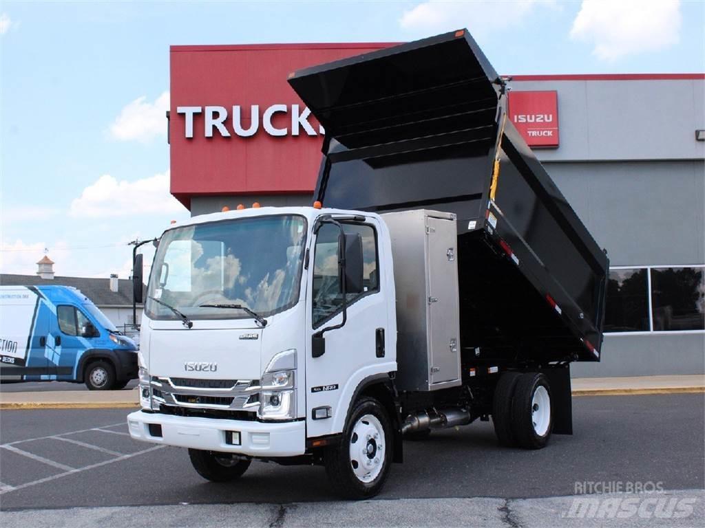 Isuzu NRR Lastbiler med tip