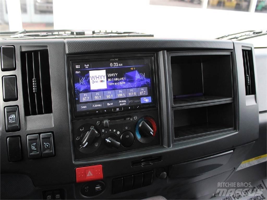 Isuzu NRR Lastbiler med tip