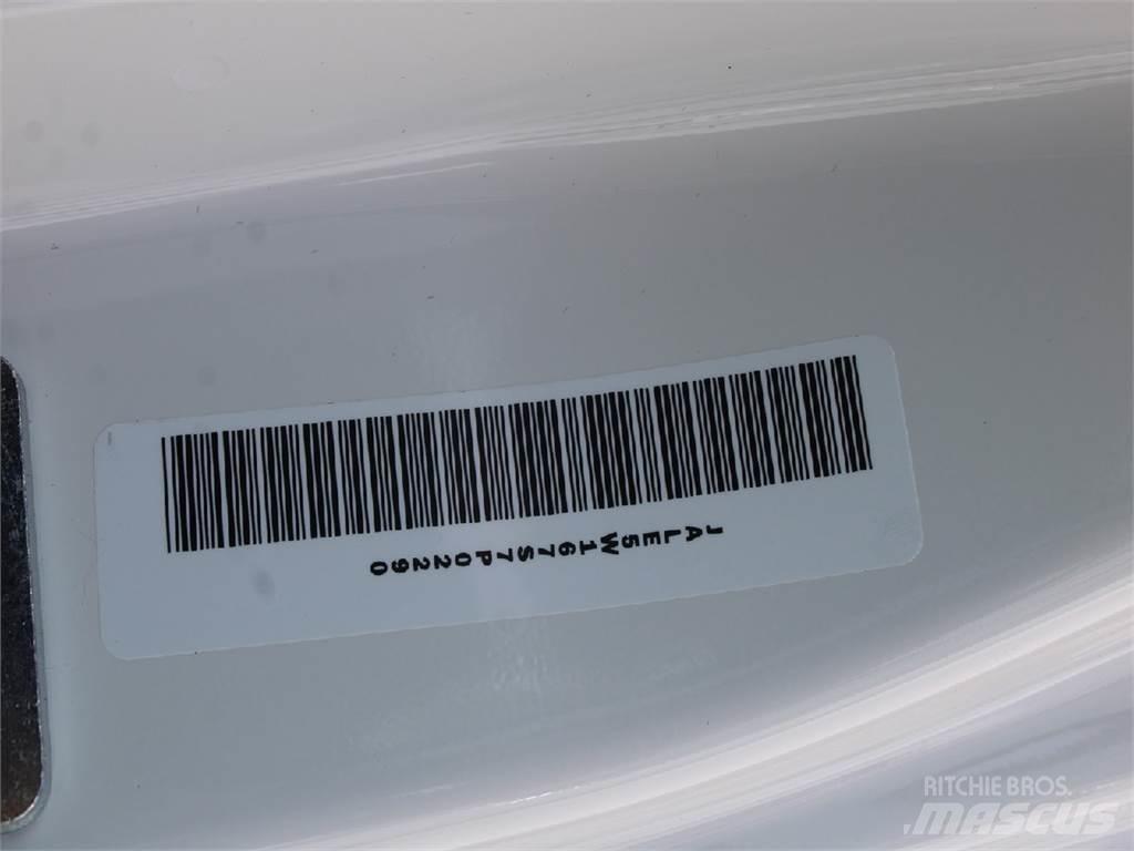 Isuzu NRR Lastbiler med tip