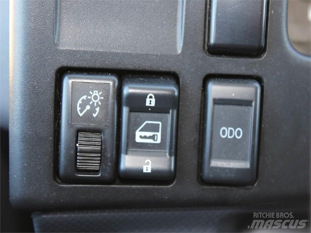 Isuzu NRR Lastbiler med containerramme / veksellad