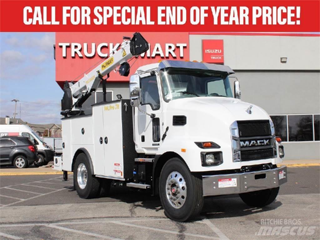 Mack MD6 Lastbil med kran
