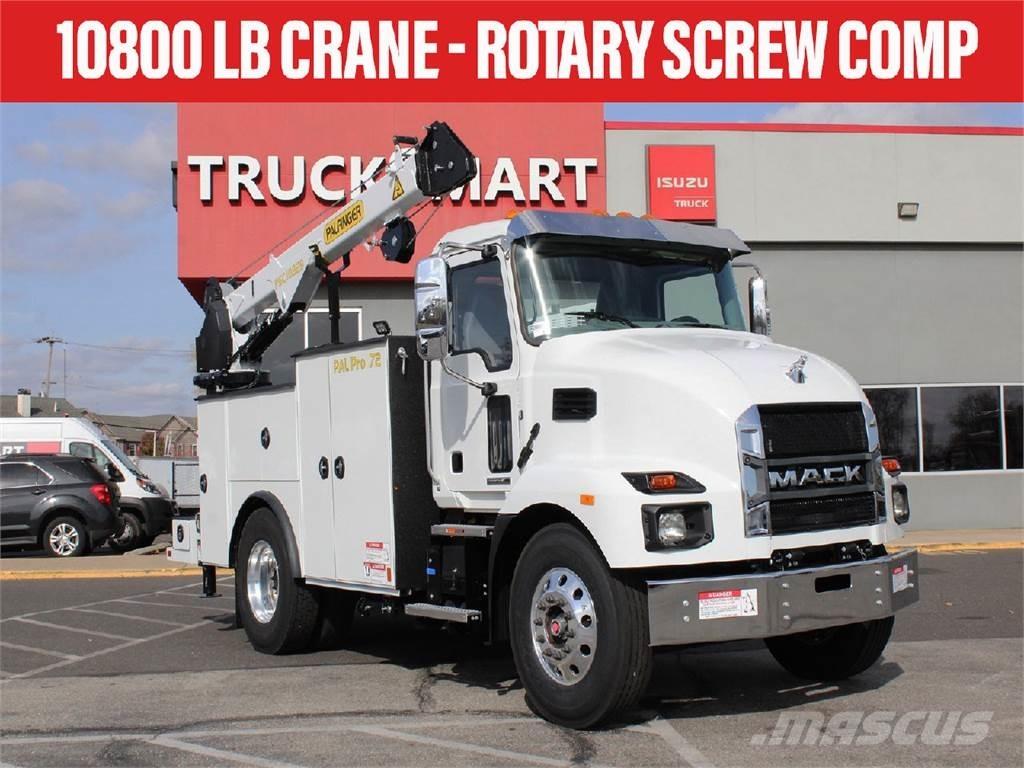 Mack MD6 Lastbil med kran