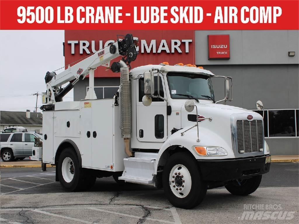 Peterbilt 337 Lastbil med kran