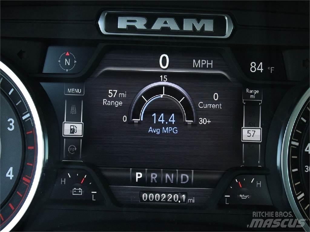 RAM 5500 Lastbil med lad/Flatbed