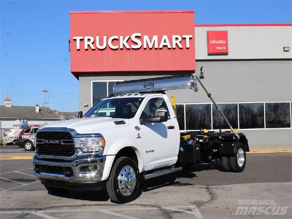 RAM 5500 Lastbiler med containerramme / veksellad