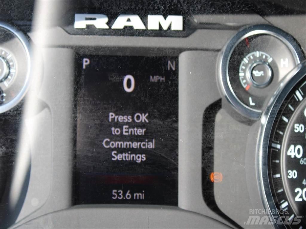 RAM 5500 Lastbiler med containerramme / veksellad