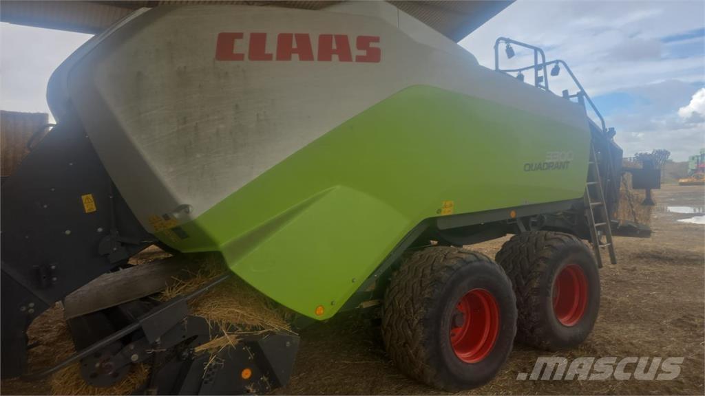 CLAAS 3300 Pressere til firkantede baller