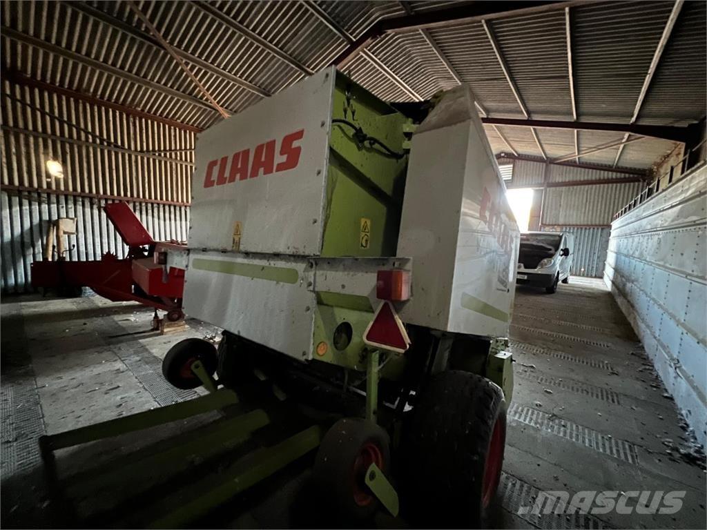 CLAAS VARIANT 260 Pressere til firkantede baller