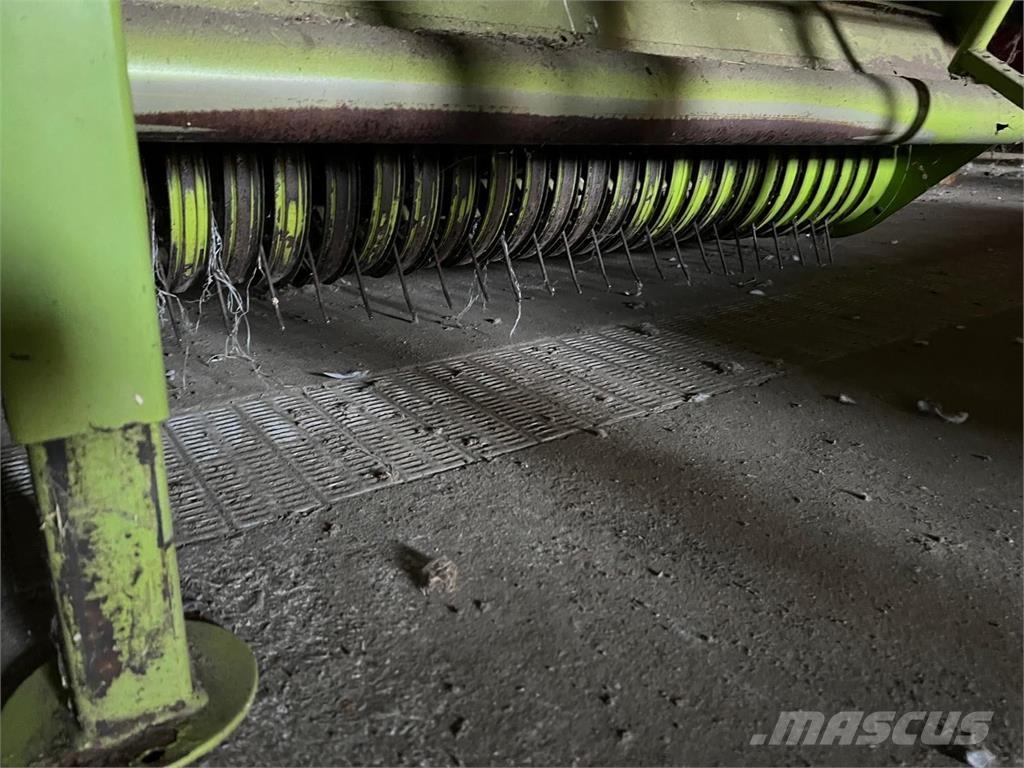 CLAAS VARIANT 260 Pressere til firkantede baller