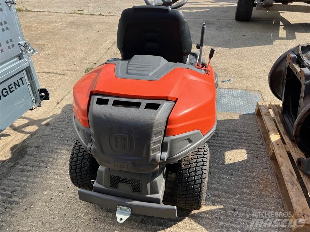 Husqvarna R216 Græsslåmaskiner