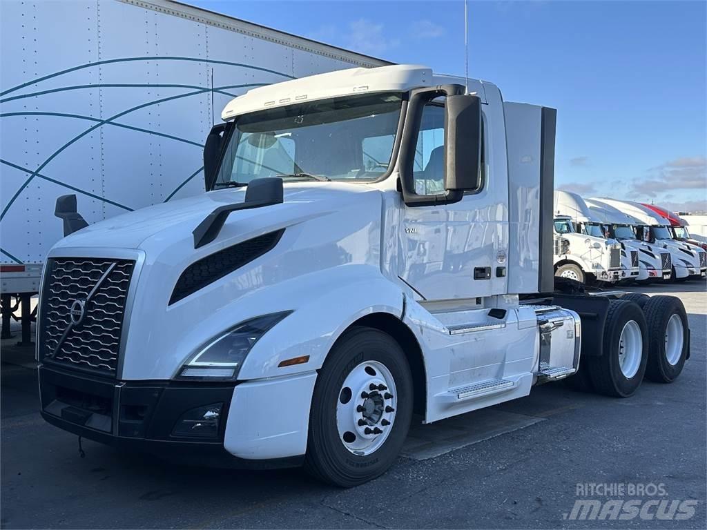 Volvo VNL300 Trækkere