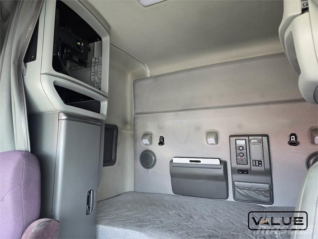 Volvo VNL740 Trækkere